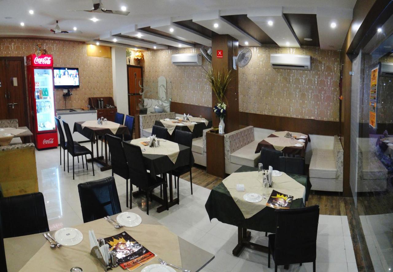 Hotel Kamad Giri,Удджайн Экстерьер фото