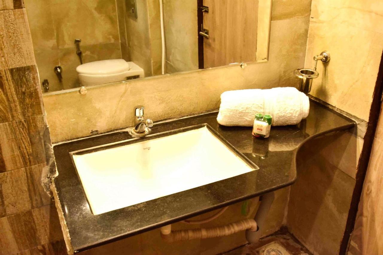 Hotel Kamad Giri,Удджайн Экстерьер фото